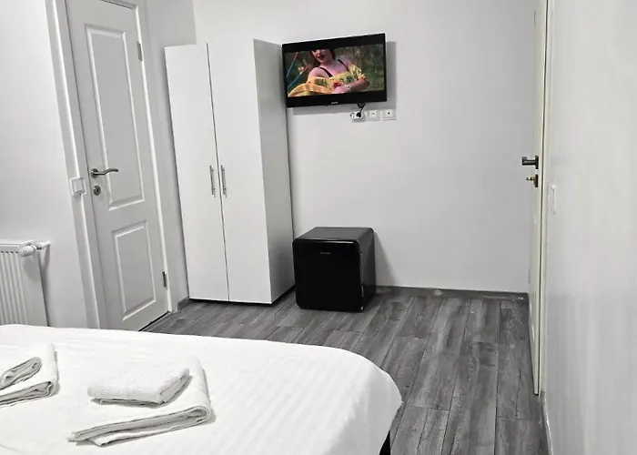 Ris 4 Timpuri Noi Guest house 3*